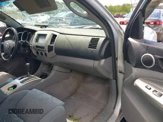 2006 Toyota Tacoma z VIN 5TELU42N56Z234046, wystawiony jako IAAI lot #42197128 z przebiegiem 143 715 mil mil oraz . Historia ofert i sprzedaży dostępna na DreamBid. Obrazek 5.