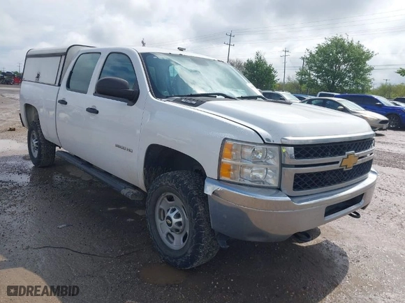 2014 Chevrolet Silverado 2500HD Work Truck with VIN 1GC1CVCG9EF130994, listed as a IAAI auction lot 41888918 with 133,221 mi miles. Bid and sale history available at carsss.com. Image 1.