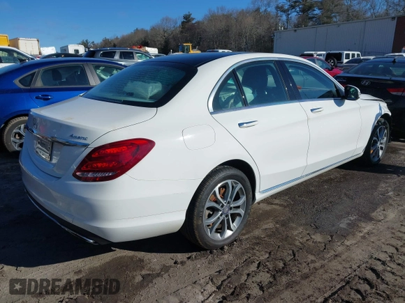 2015 Mercedes-Benz C-Class C 300 Luxury with VIN 55SWF4KB2FU006485, listed as a IAAI auction lot 41577703 with 116,099 mi miles. Bid and sale history available at carsss.com. Image 4.
