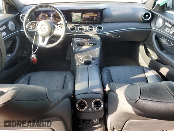 2020 Mercedes-Benz E 350 z VIN W1KZF8DB2LA828359, wystawiony jako Copart lot #55533875 z przebiegiem 120 930 mil mil oraz Szkoda całkowita • Salvage title. Historia ofert i sprzedaży dostępna na DreamBid. Obrazek 8.