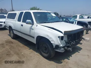 1995 Toyota T100 SR5 z VIN JT4VD12F8S0013406, wystawiony jako IAAI lot #42465291 z przebiegiem 205 683 mil mil oraz . Historia ofert i sprzedaży dostępna na DreamBid. Obrazek 1.