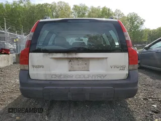 2001 Volvo V70 with VIN YV1SZ58D611040902, listed as a Copart auction lot 53650935 with 0 mi miles and Salvage Title. Bid and sale history available at carsss.com. Image 6.