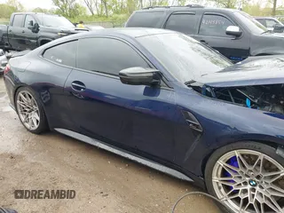 2024 BMW M4 Competition xDrive z VIN WBS43AZ07RCR10248, wystawiony jako IAAI lot #42196536 z przebiegiem 1 718 mil mil oraz . Historia ofert i sprzedaży dostępna na DreamBid. Obrazek 13.