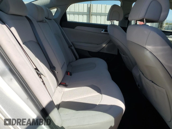 2017 Hyundai Sonata 2.4L z VIN 5NPE24AF6HH539683, wystawiony jako Copart lot #58068535 z przebiegiem 46 585 mil mil oraz Czysty tytuł • Clean title. Historia ofert i sprzedaży dostępna na DreamBid. Obrazek 10.