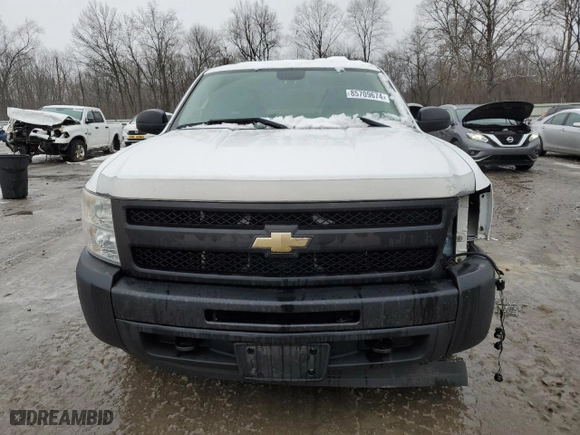 2011 Chevrolet Silverado 1500 Work Truck with VIN 1GCRKPE08BZ418520, listed as a Copart auction lot 85709674 with 135,726 mi miles and Salvage Title. Bid and sale history available at carsss.com. Image 5.