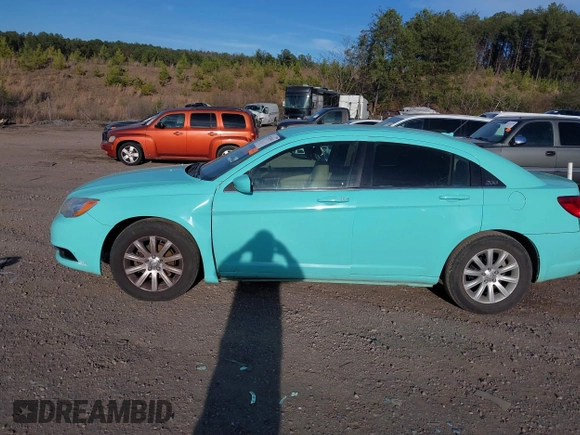 2014 Chrysler 200 Touring with VIN 1C3CCBBB6EN191162, listed as a IAAI auction lot 41743541 with 161,099 mi miles. Bid and sale history available at carsss.com. Image 6.