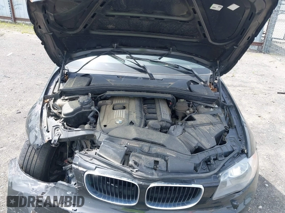 2008 BMW 1 Series 128i with VIN WBAUN13548VH79563, listed as a IAAI auction lot 42186957 with 154,400 mi miles and . Bid and sale history available at carsss.com. Image 10.