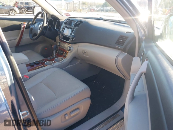 2013 Toyota Highlander Limited with VIN 5TDDK3EH5DS189890, listed as a IAAI auction lot 41101446 with 136,648 mi miles and . Bid and sale history available at DreamBid. Image 5.