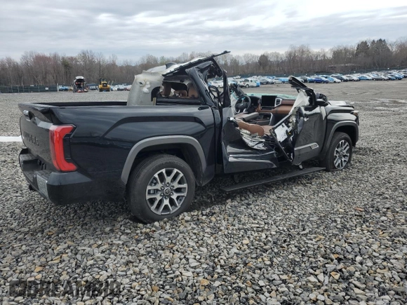 2024 Toyota Tundra 1794 Edition z VIN 5TFMA5DB4RX185682, wystawiony jako Copart lot #52884035 z przebiegiem Nie podano mil oraz Szkoda całkowita • Salvage title. Historia ofert i sprzedaży dostępna na DreamBid. Obrazek 3.