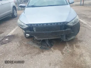 2017 Hyundai Elantra SE z VIN 5NPD84LF7HH119468, wystawiony jako IAAI lot #42060414 z przebiegiem 122 434 mil mil oraz . Historia ofert i sprzedaży dostępna na DreamBid. Obrazek 6.