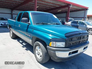 1999 Dodge 1500 z VIN 3B7HC13Y8XG207548, wystawiony jako IAAI lot #42525437 z przebiegiem 182 410 mil mil oraz . Historia ofert i sprzedaży dostępna na DreamBid. Obrazek 1.