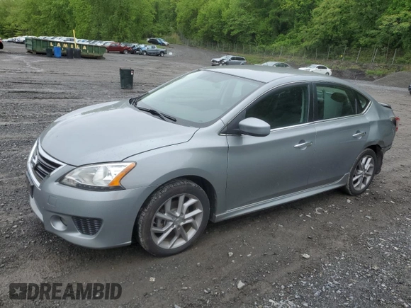 2013 Nissan Sentra SR z VIN 3N1AB7AP7DL562556, wystawiony jako Copart lot #58186255 z przebiegiem 138 504 mil mil oraz Szkody całkowita. Historia ofert i sprzedaży dostępna na DreamBid. Obrazek 1.