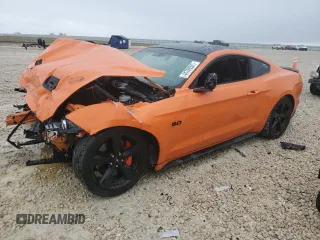 2021 Ford Mustang GT z VIN 1FA6P8CF9M5101492, wystawiony jako Copart lot #45208895 z przebiegiem Nie podano mil oraz Szkody całkowita. Historia ofert i sprzedaży dostępna na DreamBid. Obrazek 1.