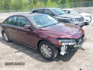 2014 Volkswagen Passat S z VIN 1VWAP7A36EC029426, wystawiony jako IAAI lot #42271284 z przebiegiem 129 767 mil mil oraz . Historia ofert i sprzedaży dostępna na DreamBid. Obrazek 1.