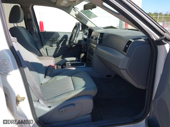 2006 Jeep Grand Cherokee Laredo with VIN 1J4GS48K36C279970, listed as a IAAI auction lot 41655785 with 180,348 mi miles. Bid and sale history available at carsss.com. Image 5.