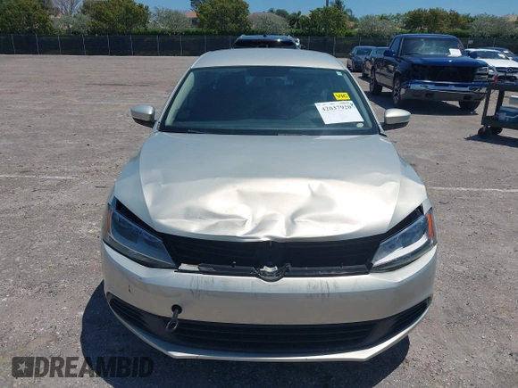 2011 Volkswagen Jetta Sedan SE w/Convenience & Sunroof with VIN 3VWDX7AJ9BM316541, listed as a IAAI auction lot 42037920 with 83,658 mi miles. Bid and sale history available at carsss.com. Image 12.