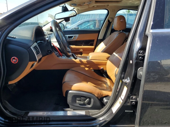 2012 Jaguar XF Portfolio with VIN SAJWA0HB4CLS35664, listed as a Copart auction lot 53427265 with 98,731 mi miles and Salvage Title. Bid and sale history available at carsss.com. Image 7.
