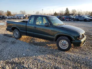 2002 GMC Sonoma SL with VIN 1GTCS19W628213723, listed as a Copart auction lot 86668534 with 90,858 mi miles and Salvage Title. Bid and sale history available at carsss.com. Image 4.