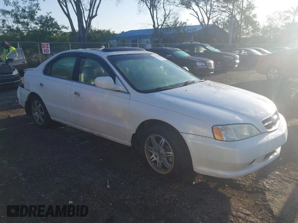 2000 Acura TL with VIN 19UUA5667YA045600, listed as a IAAI auction lot 41925306 with 188,185 mi miles. Bid and sale history available at carsss.com. Image 1.