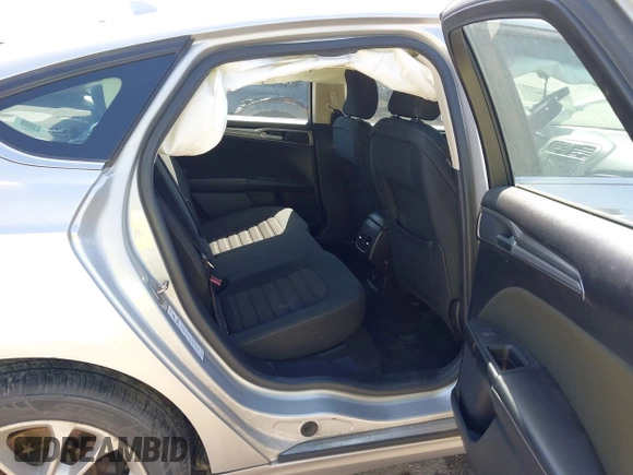 2019 Ford Fusion SE with VIN 3FA6P0LU1KR222141, listed as a IAAI auction lot 42000677 with 122,898 mi miles and . Bid and sale history available at carsss.com. Image 8.