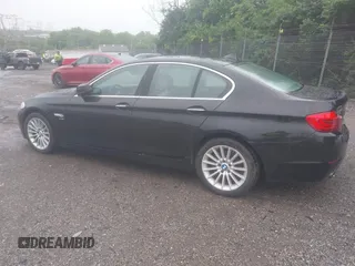 2011 BMW 5 Series 535i xDrive z VIN WBAFU7C52BDU56069, wystawiony jako IAAI lot #42376117 z przebiegiem 96 117 mil mil oraz . Historia ofert i sprzedaży dostępna na DreamBid. Obrazek 3.
