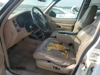 1998 Ford Explorer XL z VIN 1FMZU32EXWUA38970, wystawiony jako Copart lot #44991615 z przebiegiem 298 655 mil mil oraz Szkoda całkowita • Salvage title. Historia ofert i sprzedaży dostępna na DreamBid. Obrazek 7.