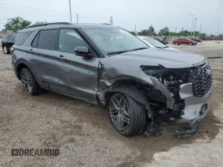 2025 Ford Explorer ST-Line z VIN 1FMUK8KH7SGB39545, wystawiony jako Copart lot #59677815 z przebiegiem 4 863 mil mil oraz Nie do naprawy • Non repairable. Historia ofert i sprzedaży dostępna na DreamBid. Obrazek 4.