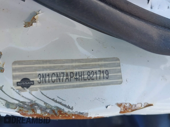 2017 Nissan Versa S Plus z VIN 3N1CN7AP4HL821719, wystawiony jako IAAI lot #41880339 z przebiegiem Nie podano mil oraz . Historia ofert i sprzedaży dostępna na DreamBid. Obrazek 9.