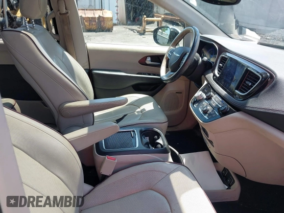 2017 Chrysler Pacifica Limited with VIN 2C4RC1GG7HR525064, listed as a IAAI auction lot 42572835 with 205,452 mi miles and . Bid and sale history available at DreamBid. Image 5.