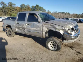 2005 Chevrolet Silverado 1500 Z71 with VIN 2GCEK13T451173169, listed as a Copart auction lot 84672804 with 152,620 mi miles and Salvage Title. Bid and sale history available at carsss.com. Image 4.