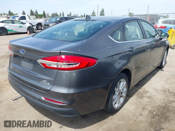 2019 Ford Fusion SE with VIN 3FA6P0LU3KR174108, listed as a IAAI auction lot 42094264 with 87,700 mi miles and . Bid and sale history available at carsss.com. Image 4.