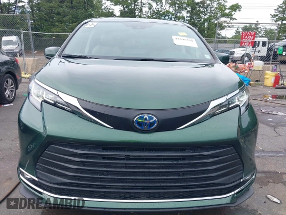 2022 Toyota Sienna XLE with VIN 5TDYSKFC1NS043177, listed as a IAAI auction lot 42495390 with 33,908 mi miles and . Bid and sale history available at DreamBid. Image 6.