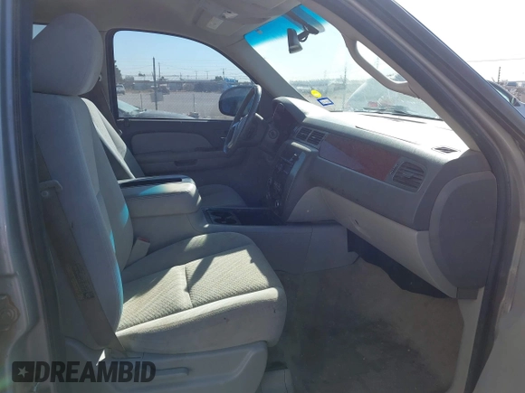 2007 GMC Yukon SLT with VIN 1GKFK13017R172120, listed as a IAAI auction lot 41740463 with 1 mi miles. Bid and sale history available at carsss.com. Image 5.