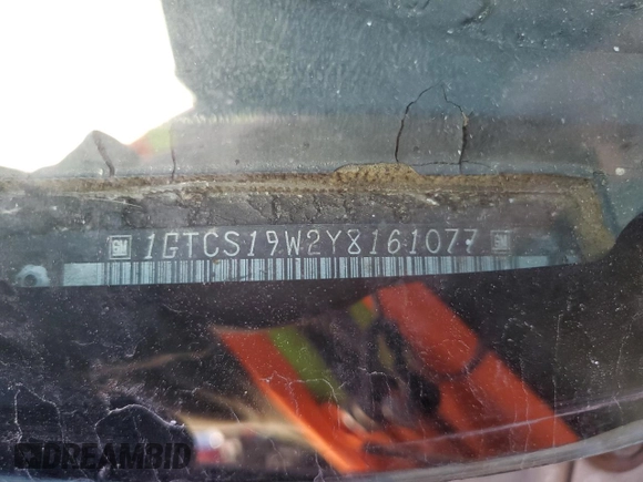 2000 GMC Sonoma SLS z VIN 1GTCS19W2Y8161077, wystawiony jako Copart lot #82616024 z przebiegiem 212 356 mil mil oraz Szkody całkowita. Historia ofert i sprzedaży dostępna na DreamBid. Obrazek 12.