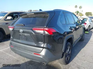 2022 Toyota RAV4 XLE with VIN 2T3W1RFV6NW202715, listed as a IAAI auction lot 41945039 with 68,129 mi miles. Bid and sale history available at carsss.com. Image 4.