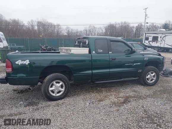 2000 Dodge Dakota SLT with VIN 1B7GG22X3YS508480, listed as a IAAI auction lot 41900645 with 105,652 mi miles and . Bid and sale history available at carsss.com. Image 13.