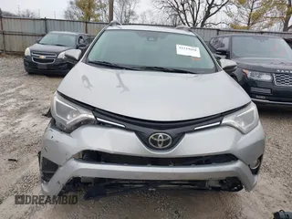2018 Toyota RAV4 XLE with VIN 2T3RFREV1JW842728, listed as a IAAI auction lot 41519668 with 149,670 mi miles. Bid and sale history available at carsss.com. Image 12.
