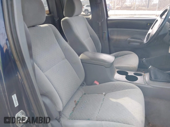 2006 Toyota Tacoma with VIN 5TEUU42N46Z247343, listed as a IAAI auction lot 41235061 with 189,193 mi miles. Bid and sale history available at carsss.com. Image 8.