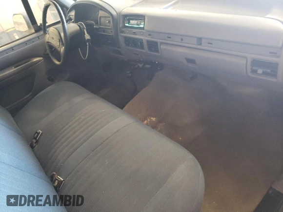 1996 Ford F-250 z VIN 1FTHX26F1TEA71267, wystawiony jako Copart lot #48544395 z przebiegiem 201 091 mil mil oraz Szkoda całkowita • Salvage title. Historia ofert i sprzedaży dostępna na DreamBid. Obrazek 8.