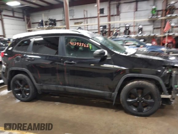 2017 Jeep Cherokee Altitude with VIN 1C4PJMAS4HW542682, listed as a IAAI auction lot 41292762 with 171,507 mi miles and . Bid and sale history available at DreamBid. Image 14.