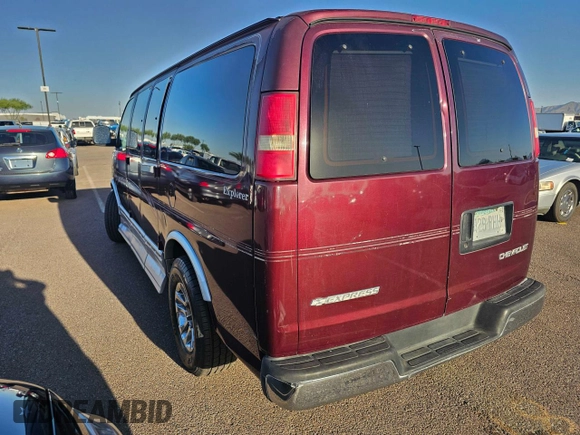2004 Chevrolet Express Passenger z VIN 1GBFG15T141225336, wystawiony jako Copart lot #79581294 z przebiegiem Nie podano mil oraz Czysty tytuł • Clean title. Historia ofert i sprzedaży dostępna na DreamBid. Obrazek 4.