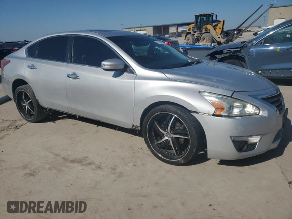 2013 Nissan Altima SL z VIN 1N4BL3AP3DC125047, wystawiony jako Copart lot #52398965 z przebiegiem 213 991 mil mil oraz Szkoda całkowita • Salvage title. Historia ofert i sprzedaży dostępna na DreamBid. Obrazek 4.