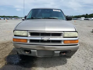 2004 Chevrolet Blazer LS z VIN 1GNDT13X24K145775, wystawiony jako Copart lot #56202555 z przebiegiem 224 339 mil mil oraz Szkoda całkowita • Salvage title. Historia ofert i sprzedaży dostępna na DreamBid. Obrazek 5.