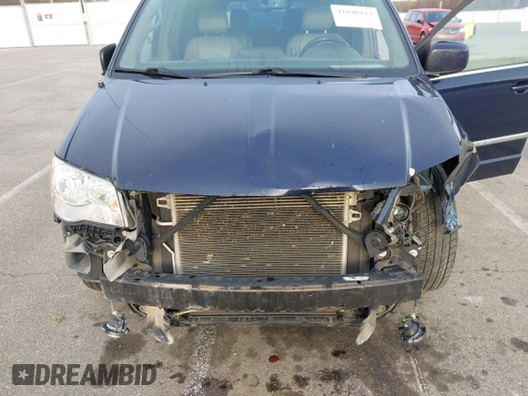 2016 Chrysler Town & Country Touring with VIN 2C4RC1BG8GR185588, listed as a IAAI auction lot 41990133 with 153,554 mi miles and . Bid and sale history available at DreamBid. Image 6.