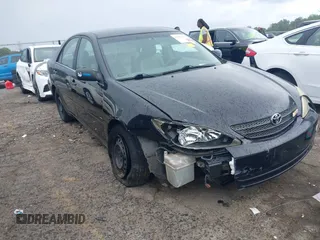 2004 Toyota Camry LE z VIN 4T1BE32K64U301442, wystawiony jako IAAI lot #42103928 z przebiegiem 138 332 mil mil oraz . Historia ofert i sprzedaży dostępna na DreamBid. Obrazek 1.