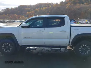 2017 Toyota Tacoma SR5 with VIN 3TMCZ5AN8HM063513, listed as a IAAI auction lot 40703177 with 42,323 mi miles and . Bid and sale history available at carsss.com. Image 15.