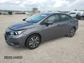 2024 Nissan Versa SV z VIN 3N1CN8EV2RL894345, wystawiony jako Copart lot #54180885 z przebiegiem 27 692 mil mil oraz Szkoda całkowita • Salvage title. Historia ofert i sprzedaży dostępna na DreamBid. Obrazek 1.