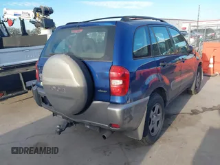 2005 Toyota RAV4 with VIN JTEHD20V250039478, listed as a IAAI auction lot 41357896 with 186,008 mi miles. Bid and sale history available at carsss.com. Image 4.