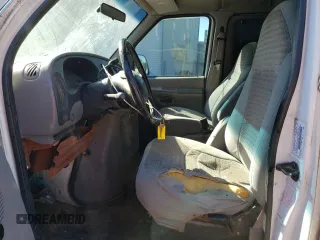 1997 Ford Econoline Wagon XL z VIN 1FBJS31L7VHB87288, wystawiony jako Copart lot #74976854 z przebiegiem 93 368 mil mil oraz Szkody całkowita. Historia ofert i sprzedaży dostępna na DreamBid. Obrazek 7.