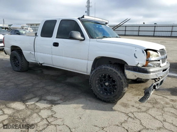2004 Chevrolet Silverado 1500 Work Truck with VIN 2GCEC19V341288169, listed as a Copart auction lot 86888684 with 238,028 mi miles and Salvage Title. Bid and sale history available at carsss.com. Image 4.